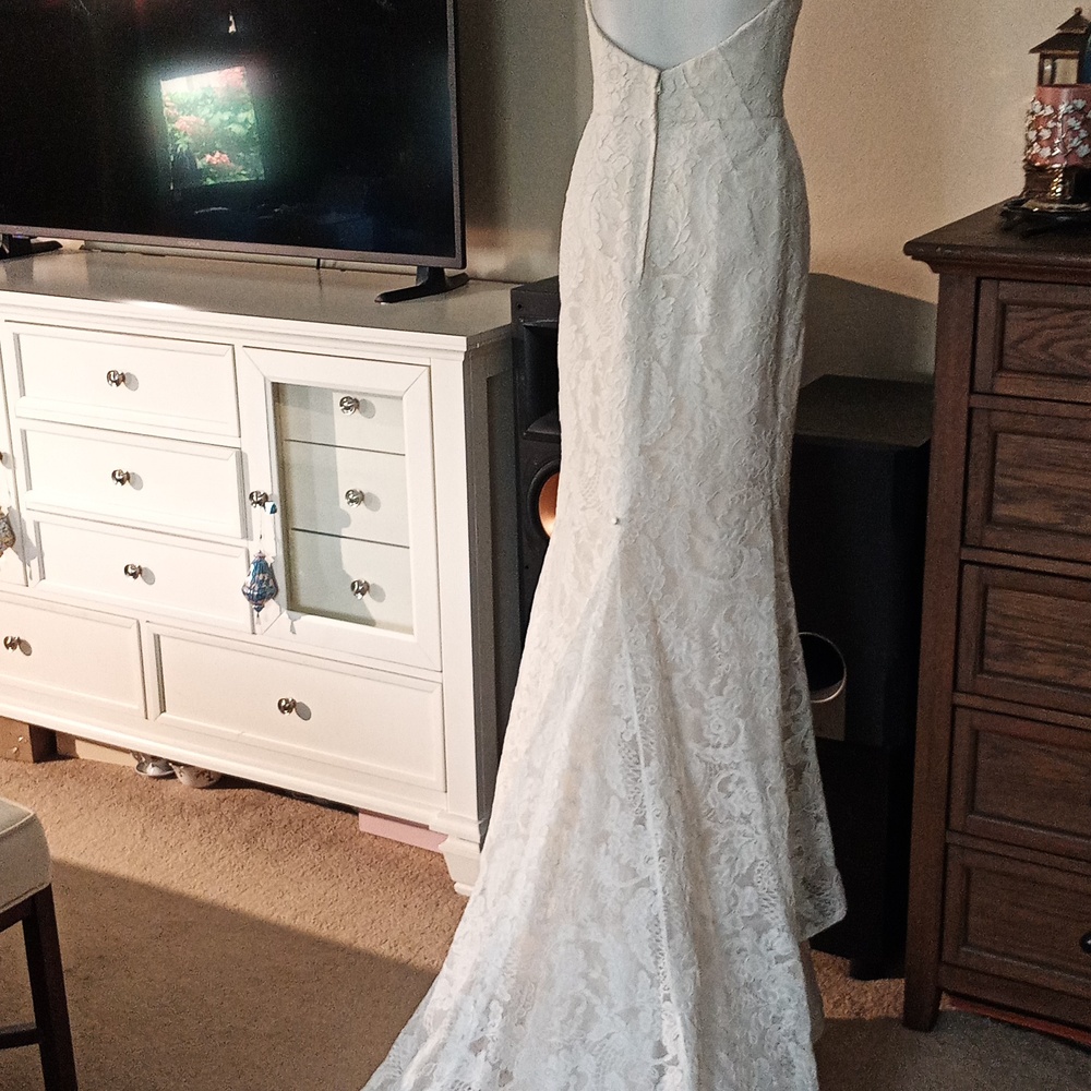 Elizabeth Fillmore Cream  Lace Strapless Wedding Dress 0